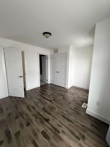 For Lease - 540 Essa Road, Barrie, Ontario - Photo 3