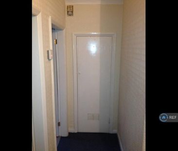 2 bedroom maisonette to rent - Photo 4