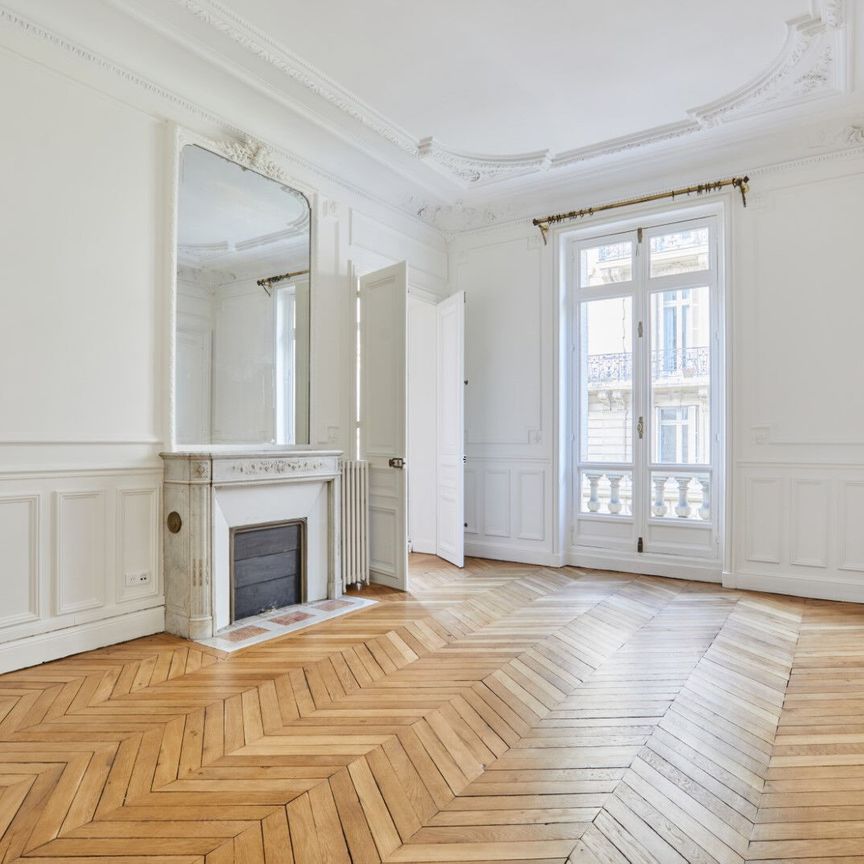 Appartement • Mairie, Paris 8ème - Photo 1