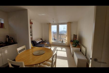 2 Bed Flat, Solar House, N22 - Photo 2