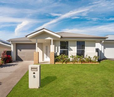 Stunning Four Bedroom +Media Family Abode Located In Yarrabilba - Photo 6