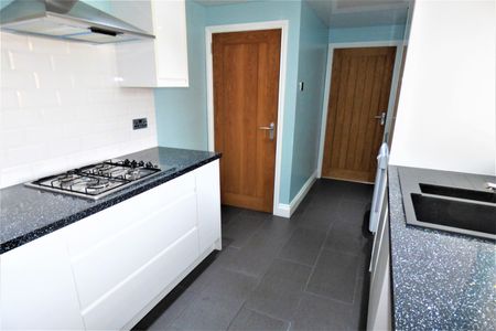 3 bed flat to rent in Gordon Road, South Shields, NE34 - Photo 5