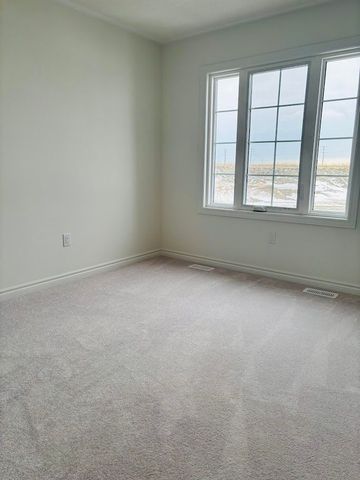 For Lease - 10 Reigate Avenue, Whitby, Ontario - Photo 4