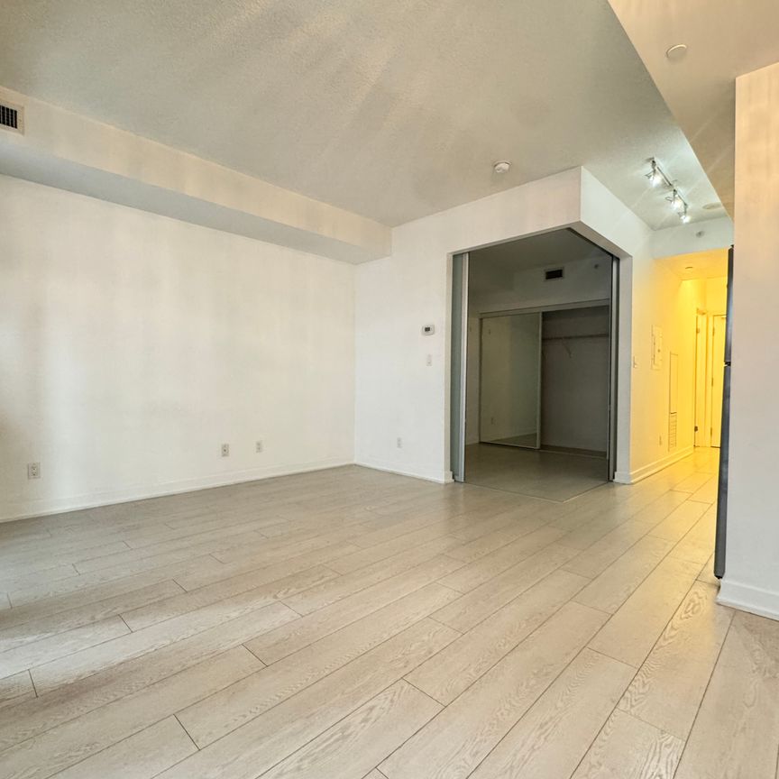 For Lease - 20 Bruyeres Mews Unit# 516, Toronto, Ontario - Photo 1