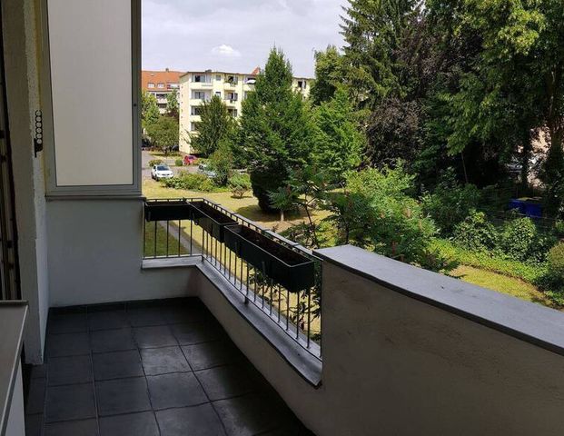 Ruhige, charmante 1,5-Zimmer Wohnung mit Balkon in Berlin-Schmargendorf - Photo 1