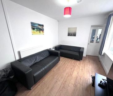 6 bedroom terraced house to rent - Photo 3
