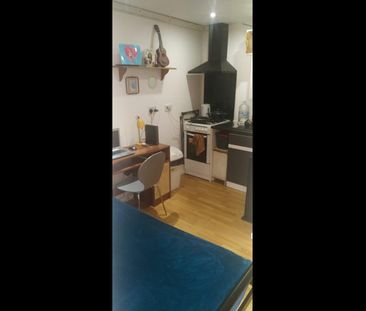 Studio Flat, Milton Road, LU1 - Photo 1