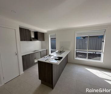 Spacious 4-Bedroom Family Home in Munno Para Downs - Comfort & Conv... - Photo 5