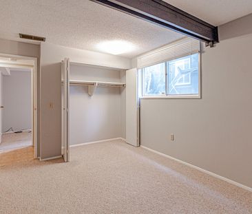 11010 5 St SW, Calgary - Photo 6