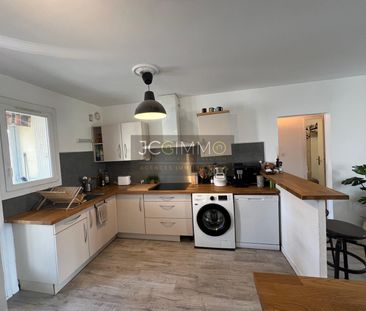 Location Appartement 3 pièces 77m² HYERES 83400 - Photo 3