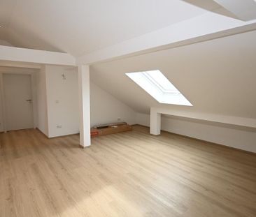 Neuwertige 4-Zimmer-Wohnung mit Kfz-Stellplatz in schöner Wohnlage ... - Photo 3