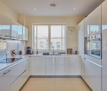 4 bedroom townhouse to rent - Photo 6