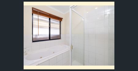 Spacious Living in the Heart of Windsor Gardens - Photo 2