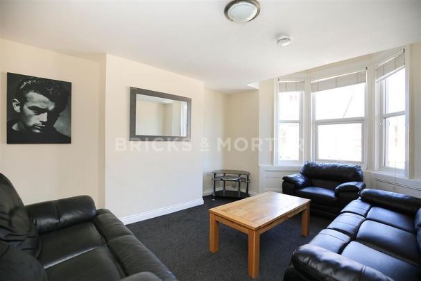 5 bedroom maisonette to rent - Photo 1