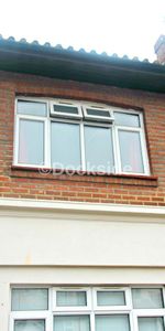 2 bed flat to rent in Boundary Road, Chatham, ME4 - Photo 3