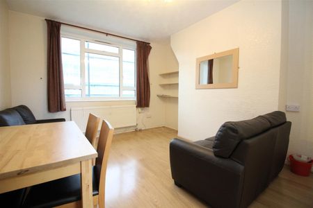 3 Bedroom Flat To Let - Photo 5