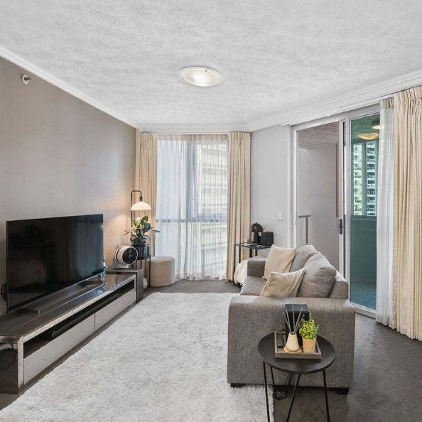 SPACIOUS FULLY-FURNISHED APARTMENT IN HEART OF BRISBANE CBD with STUDY NOOK - Photo 1