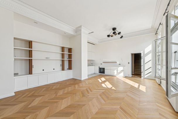 Location Appartement de luxe Paris 8 5 Pièces 155 m² - Photo 1