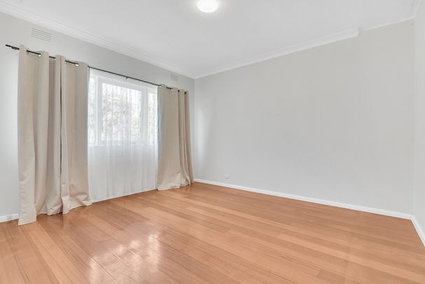 12 Green Avenue, Kingsbury VIC 3083 - Photo 1