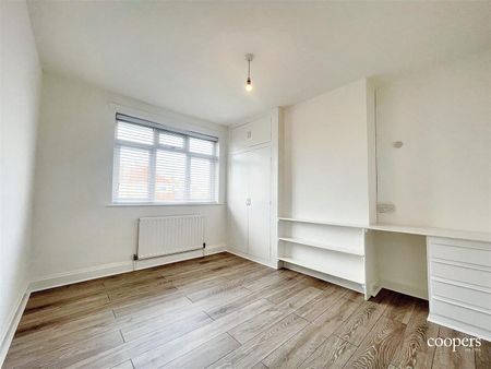 3 bedroom house - semi-detached - Photo 3