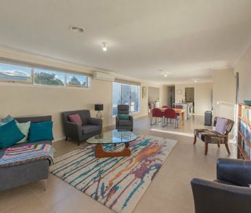 Modern Four Bedroom Home - Photo 3