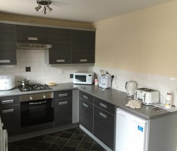 3 bedroom terraced house to rent - Photo 5