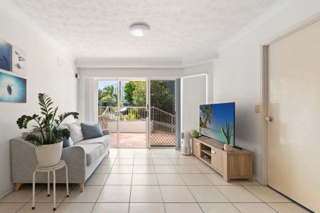 Coastal Charm Meets Convenience in the Heart of Miami - Photo 2