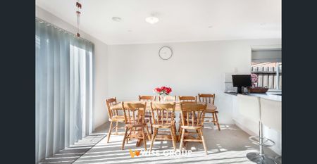 SPACIOUS FAMILY HOME IN A CENTRAL PLACE IN HAMPTON PARK - Photo 2