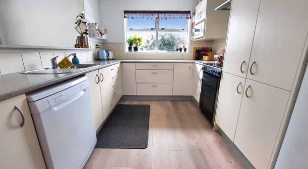 3 BEDROOM - TURANGI - Photo 1