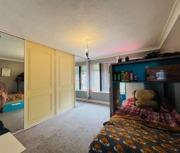 2 bedroom semi-detached bungalow to rent - Photo 2