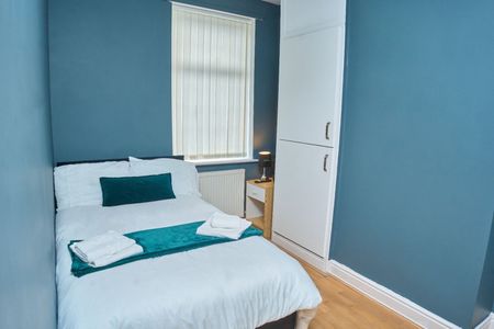 Room in a Shared House, Manchester, M40 - Photo 4