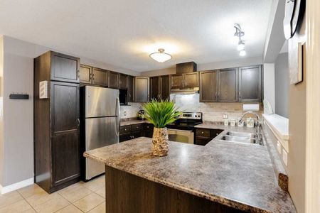 21 Vipond St, Guelph - Photo 3