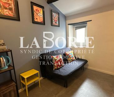 VILLENEUVE LES AVIGNON - Studio en duplex Meublé - Photo 3