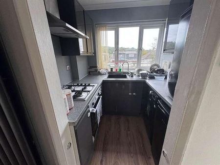 House Share ? Spacious Double Room In Ilford, IG5 - Photo 2