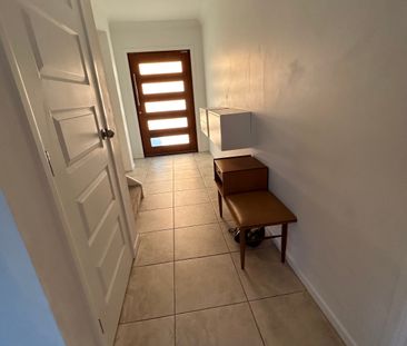 Helensvale - Photo 4