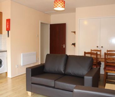 1 bed flat for rent in West End - Photo 5