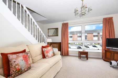 2 bedroom maisonette to rent - Photo 2