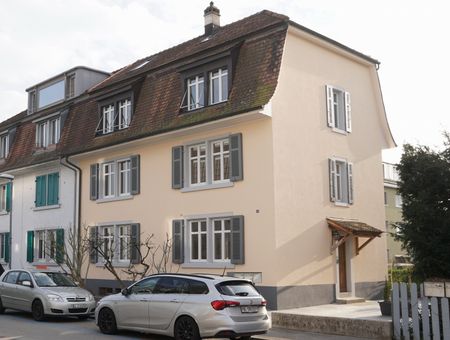 Sanierte Liegenschaft, 4.5-Zimmerwohnung an ruhiger Lage - Photo 3
