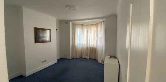 2 Bed Flat, Jean House, SW17 - Photo 2