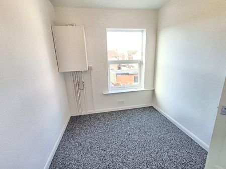 2 bedroom terraced house to rent - Photo 3