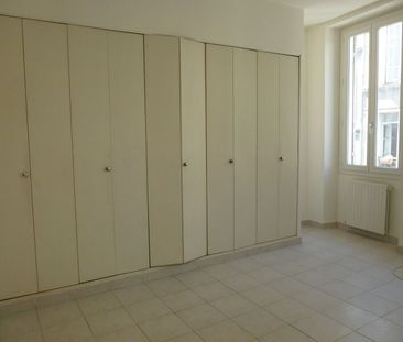 Appartement 3 pièces 58m2 MARSEILLE 6EME 738 euros - Photo 6