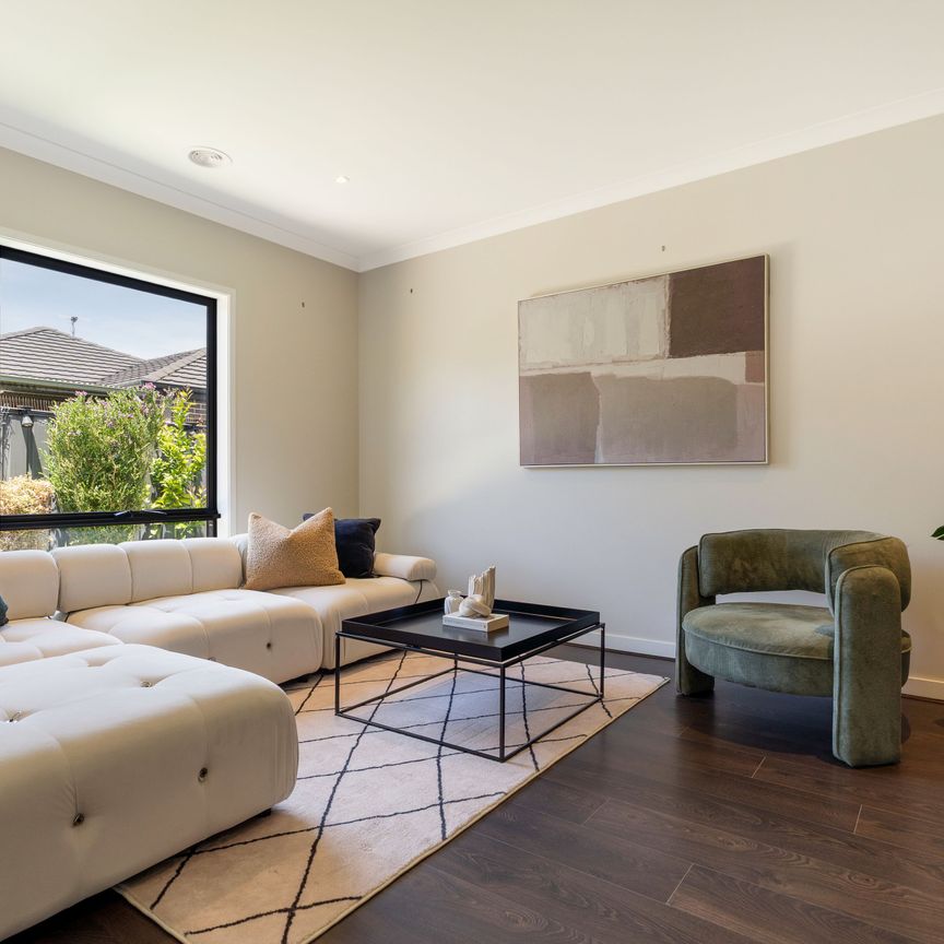 Immaculate Living in a Quiet Craigieburn Pocket - Photo 1