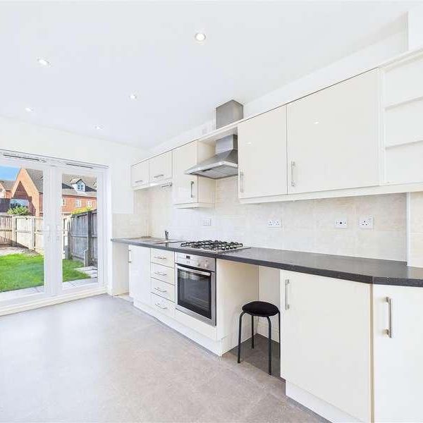 Blakeholme Court, Burton-on-trent, DE14 - Photo 1