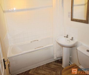 High Street, Bloxwich, WS3 - Photo 2