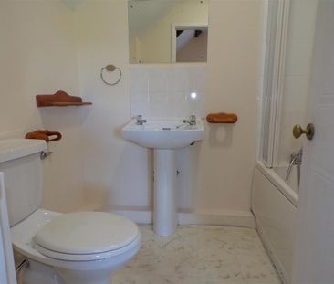 4 bedroom detached house to rent - Photo 4