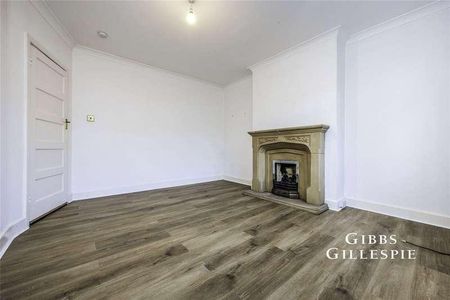 Holwell Place, Pinner, HA5 - Photo 2