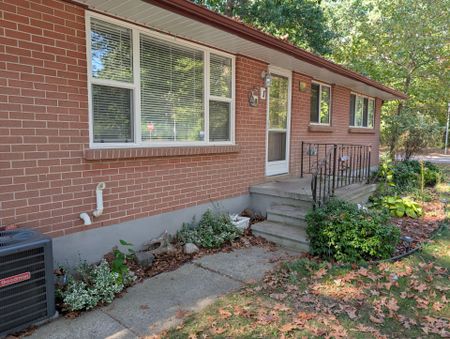 For Lease - 1 Strathcona Drive Unit# MAIN, London East, Ontario - Photo 3