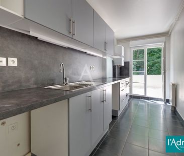 Location Appartement 4 pièces 87m² - Photo 4