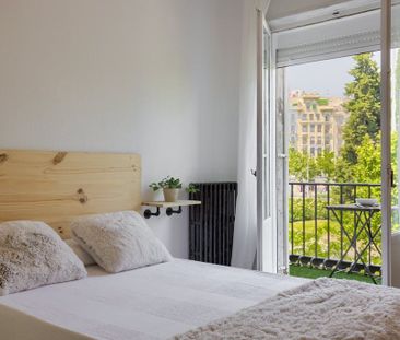 Plaza de Manuel Becerra, Madrid, Community of Madrid 28028 - Photo 3