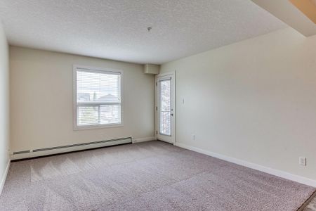 2 Bedroom - Photo 4